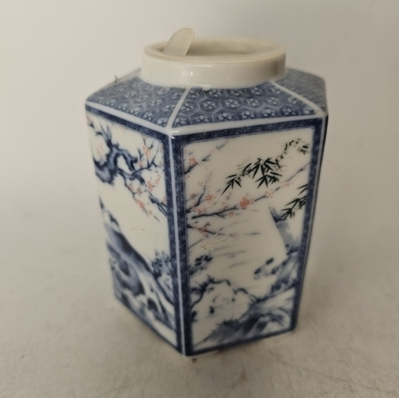 Vintage hexagonal shaped ginger jar - Picture 6 of 6